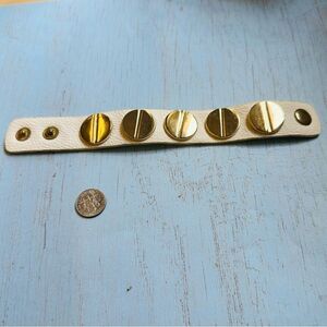Guang Tong Ivory‎ Leather Gold Nail Head Bracelet